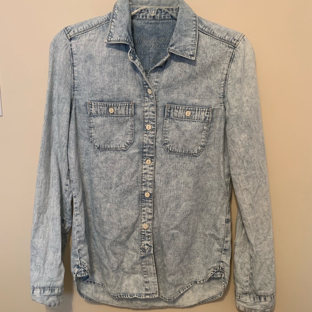 Bullhead Black Size XS Light Wash Denim Shirt